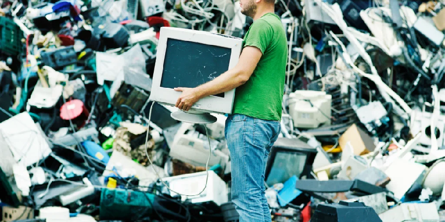 The Ten Signs That It’s Time for Your Business to Recycle Old Electronics